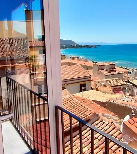 Idda, Vista Mozzafiato E Mare Dentro Casa דירה *