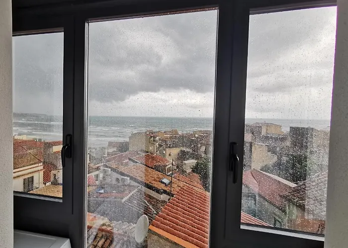 Idda, Vista Mozzafiato E Mare Dentro Casa דירה *