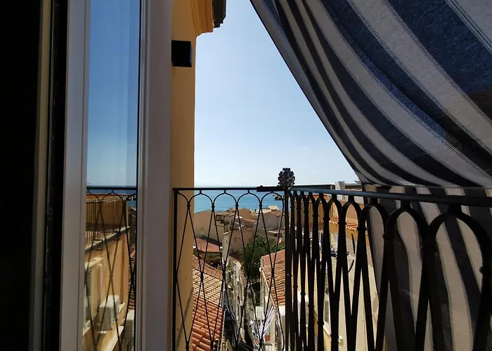 Idda, Vista Mozzafiato E Mare Dentro Casa צ'פאלו