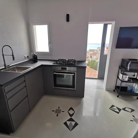 Idda, Vista Mozzafiato E Mare Dentro Casa * 切法卢