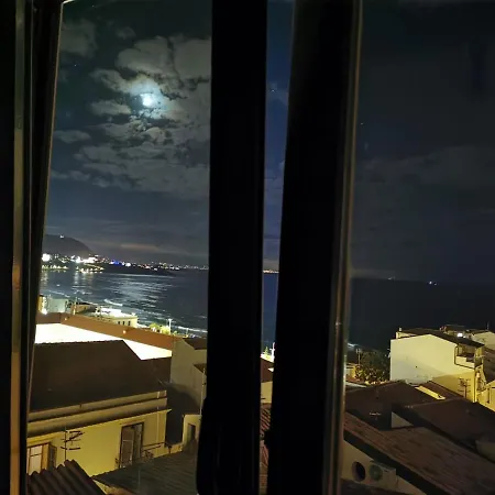 Apartman Idda, Vista Mozzafiato E Mare Dentro Casa *