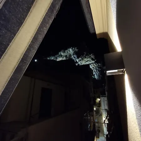 公寓 Idda, Vista Mozzafiato E Mare Dentro Casa