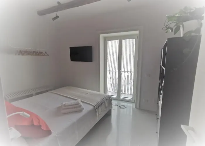 Idda, Vista Mozzafiato E Mare Dentro Casa * Чефалу