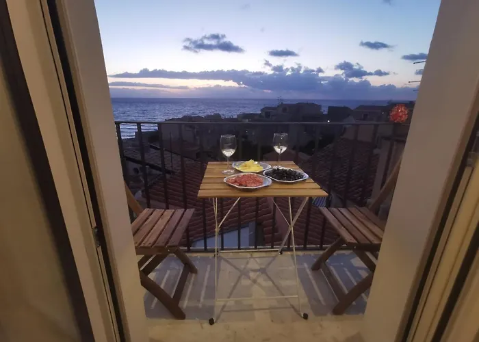 Апартаменти Idda, Vista Mozzafiato E Mare Dentro Casa Чефалу